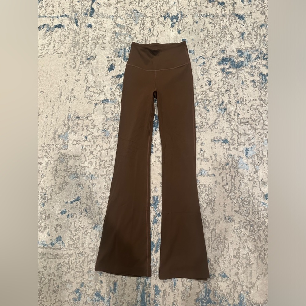 worn once nulu flare leggings !